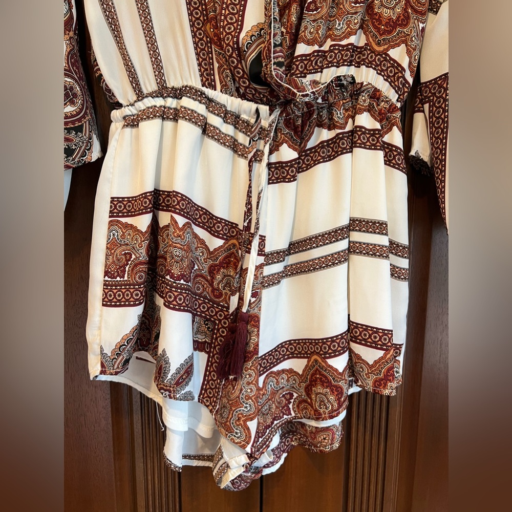 Romper - Picture 2 of 5